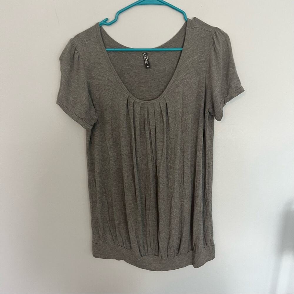 Made by Johnny Gray Pleated Front Top Short Sleeves Size XL